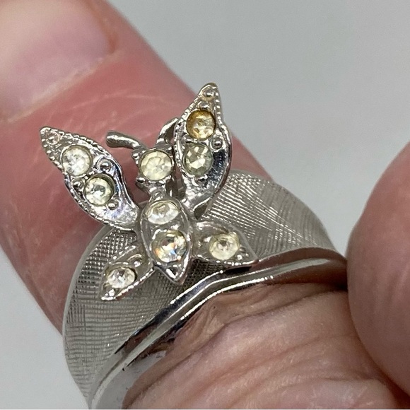 Park Lane Retired Hostess Crystal Butterfly Ring w/ Brushed Silver Band Size 5.5 - Picture 1 of 6